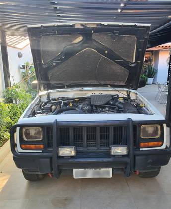 JEEP CHEROKEE 4.0 RUBICON 4X4 6I 12V GASOLINA 4P AUTOMÁTICO